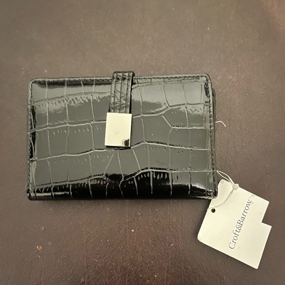 croft & barrow Handbags - NWT Croft & Barrow Indexer Wallet